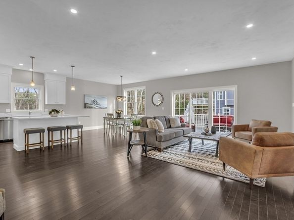 15 Shoemaker Lane 7, Upton MA 01568