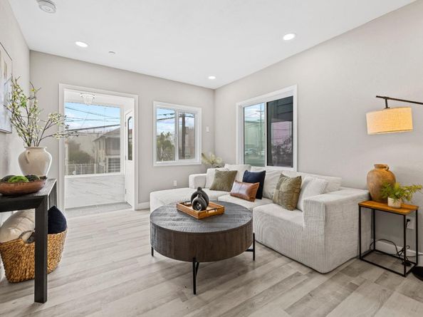 390 Guttenberg Street, Daly City CA 94014