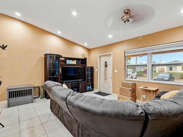 310 Ocean Pkwy Parkway, Boynton Beach FL 33435