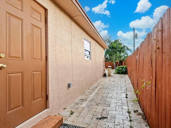 310 Ocean Pkwy Parkway, Boynton Beach FL 33435