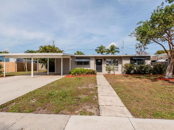 1338 Crest Dr, Lake Worth Beach FL 33461