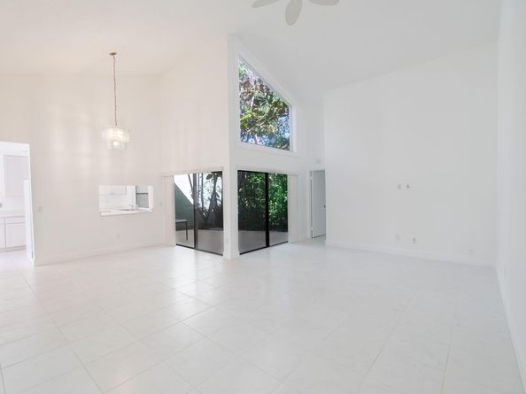6090 Aloma Lane, Boca Raton FL 33433