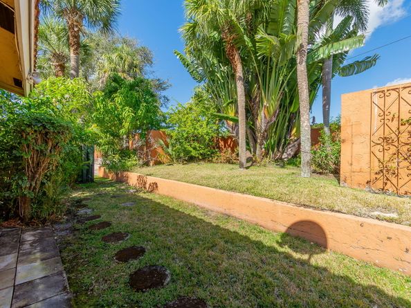 6090 Aloma Lane, Boca Raton FL 33433