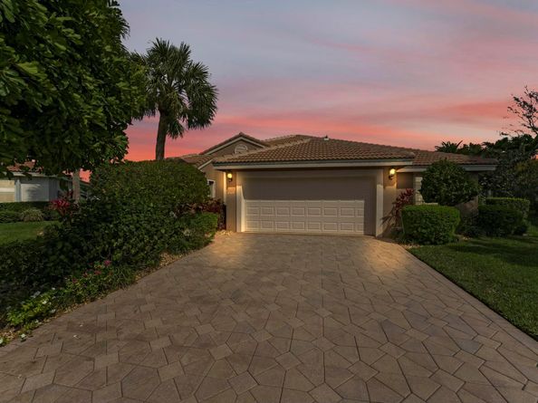 2515 Egret Lake Drive, Greenacres FL 33413