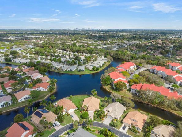 2515 Egret Lake Drive, Greenacres FL 33413