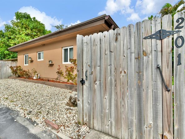 201 SE 23 Rd St, Fort Lauderdale FL 33316