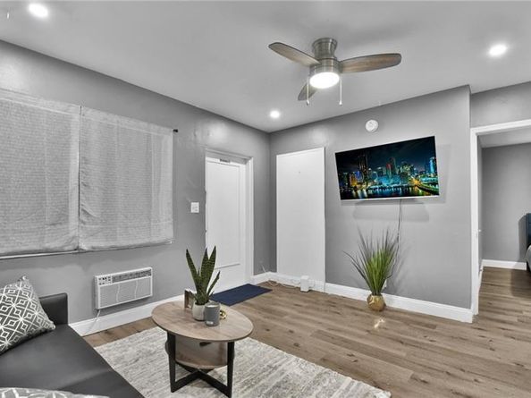 201 SE 23 Rd St, Fort Lauderdale FL 33316