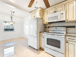 2049 Hythe C, Boca Raton FL 33434