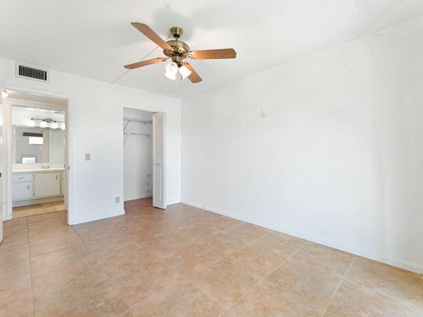 2049 Hythe C, Boca Raton FL 33434