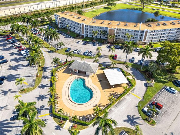 2049 Hythe C, Boca Raton FL 33434