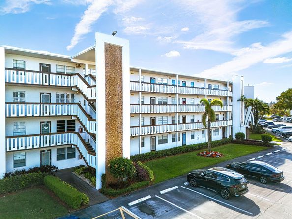 2049 Hythe C, Boca Raton FL 33434