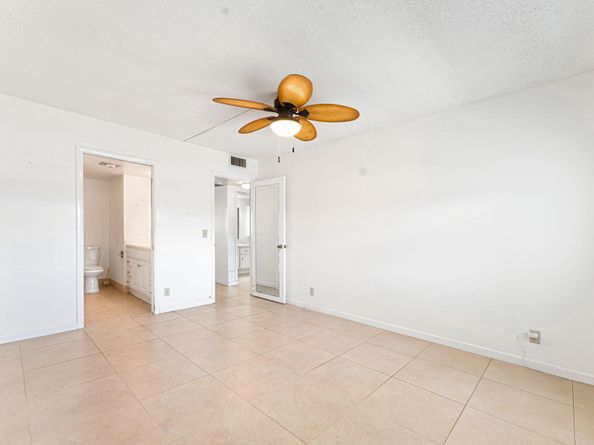2049 Hythe C, Boca Raton FL 33434