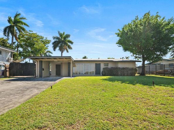 2624 Okeechobee Ln, Fort Lauderdale FL 33312