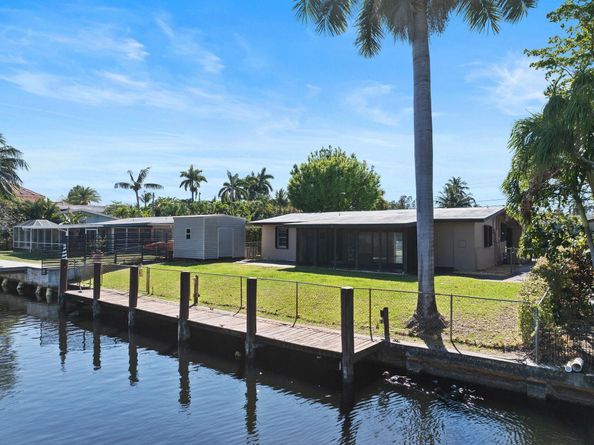 2624 Okeechobee Ln, Fort Lauderdale FL 33312