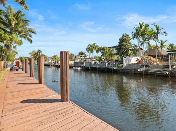 2624 Okeechobee Ln, Fort Lauderdale FL 33312