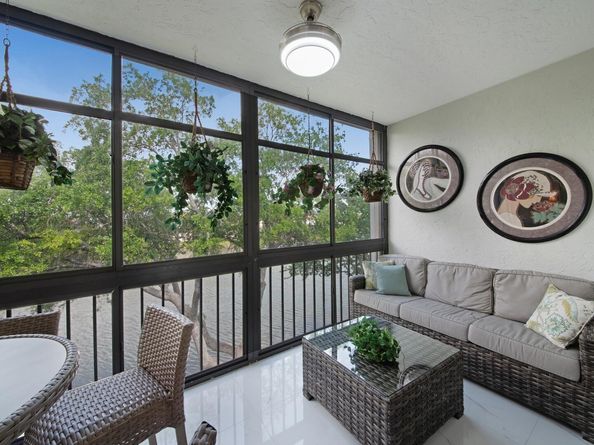 6241 Pointe Regal Circle 403, Delray Beach FL 33484