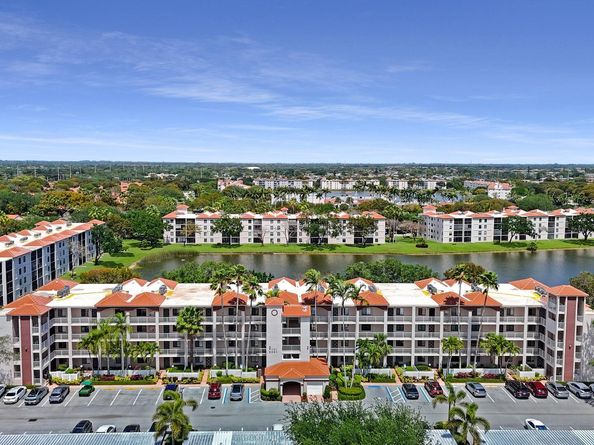 6241 Pointe Regal Circle 403, Delray Beach FL 33484