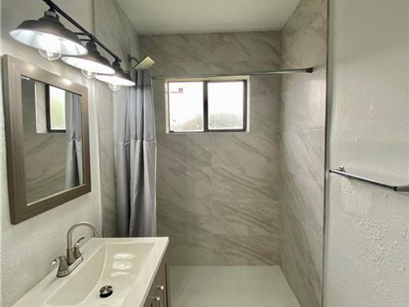 721 NW 1st Ct, Hallandale Beach FL 33009
