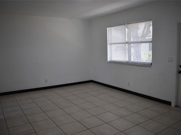 721 NW 1st Ct, Hallandale Beach FL 33009