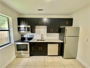 721 NW 1st Ct, Hallandale Beach FL 33009