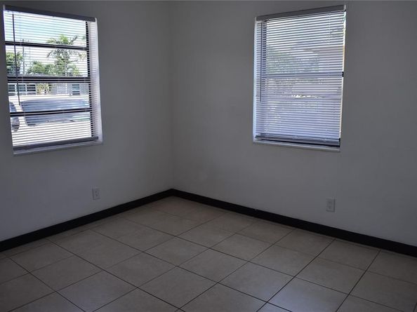 721 NW 1st Ct, Hallandale Beach FL 33009