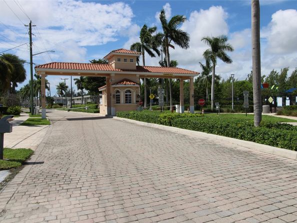 600 Layne Blvd 119, Hallandale Beach FL 33009