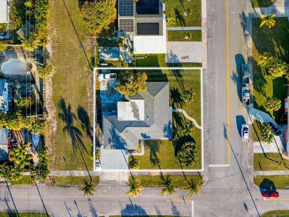 651 Foresteria Drive, Lake Park FL 33403