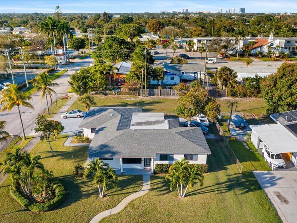 651 Foresteria Drive, Lake Park FL 33403