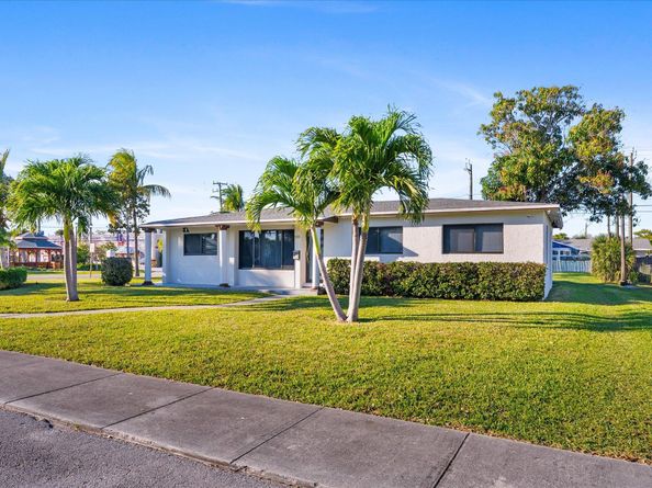 651 Foresteria Drive, Lake Park FL 33403