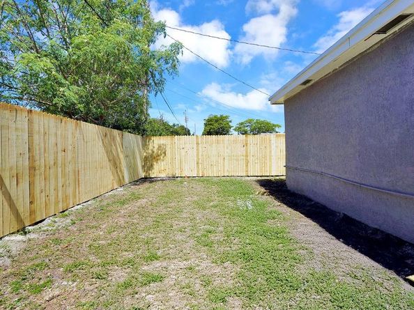 419 NW 19th Ave, Fort Lauderdale FL 33311