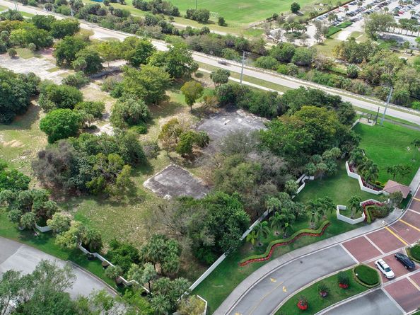 492 Hardwood Place, Boca Raton FL 33431