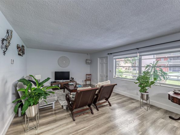 200 NE 12th Ave 6A, Hallandale Beach FL 33009