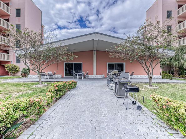 200 NE 12th Ave 6A, Hallandale Beach FL 33009