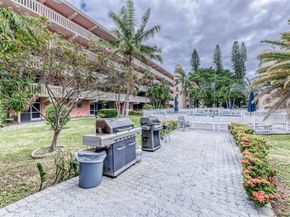 200 NE 12th Ave 6A, Hallandale Beach FL 33009
