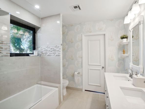 90 Compass Ln, Fort Lauderdale FL 33308