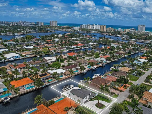2447 SE 10th Street, Pompano Beach FL 33062