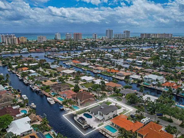 2447 SE 10th Street, Pompano Beach FL 33062