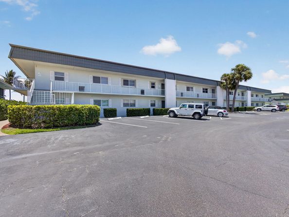 110 Wettaw Lane 202, North Palm Beach FL 33408