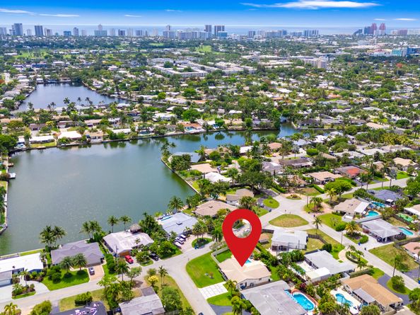 1420 NE 42nd Court, Oakland Park FL 33334