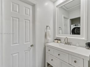 10003 Winding Lake Road 203, Sunrise FL 33351