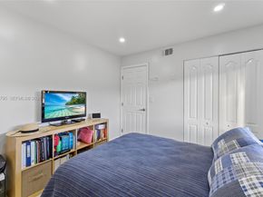 10003 Winding Lake Road 203, Sunrise FL 33351