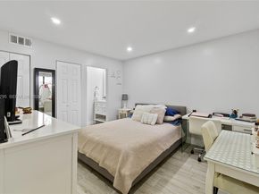 10003 Winding Lake Road 203, Sunrise FL 33351