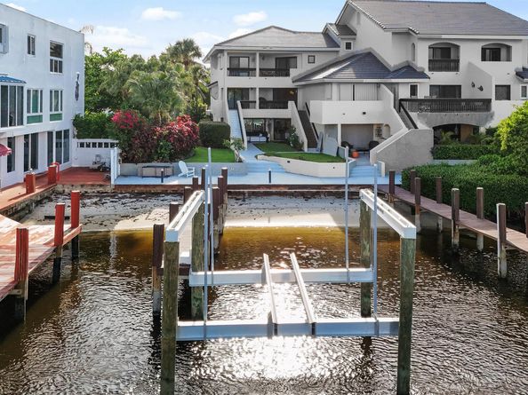 931 Palm Trail 4, Delray Beach FL 33483