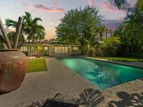1635 Seabreeze Blvd, Fort Lauderdale FL 33316