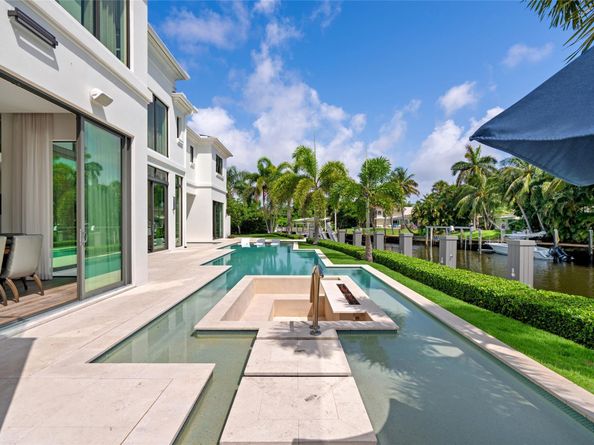 1200 SE 12th Ter, Deerfield Beach FL 33441