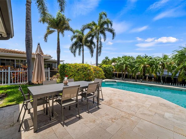 331 SE 12th St, Pompano Beach FL 33060