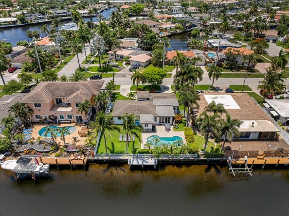 331 SE 12th St, Pompano Beach FL 33060