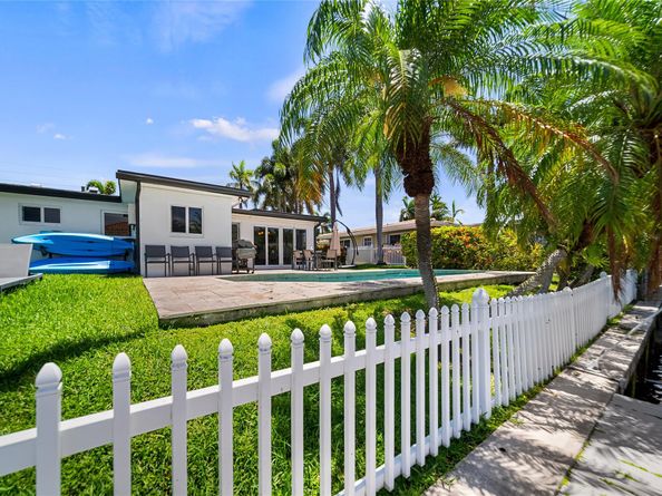 331 SE 12th St, Pompano Beach FL 33060