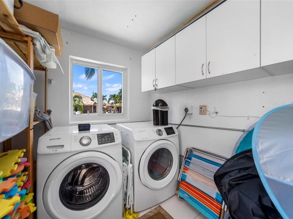 331 SE 12th St, Pompano Beach FL 33060