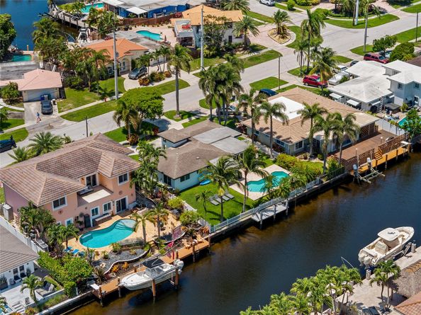 331 SE 12th St, Pompano Beach FL 33060